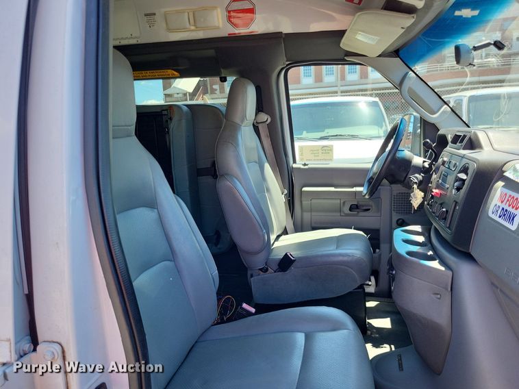 image for item DP5221 2012 Ford E350 Super Duty handicap accessible van