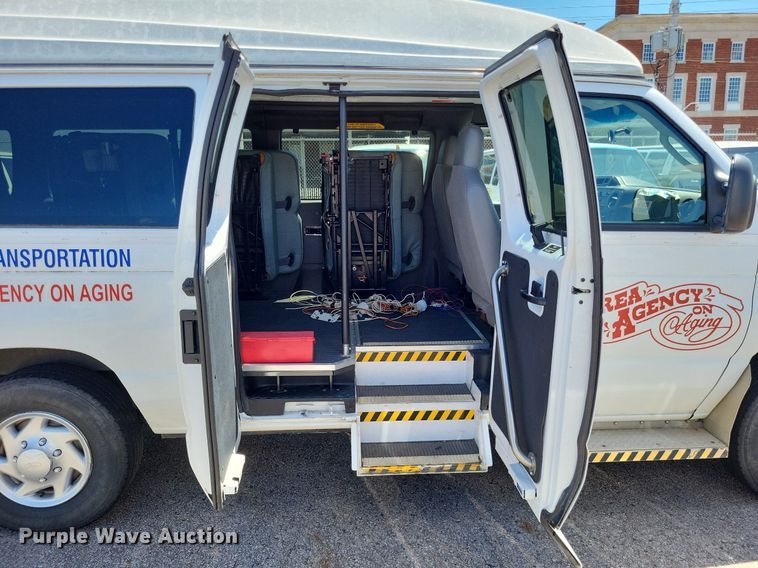 image for item DP5221 2012 Ford E350 Super Duty handicap accessible van