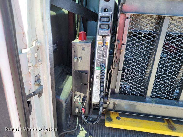 image for item DP5221 2012 Ford E350 Super Duty handicap accessible van