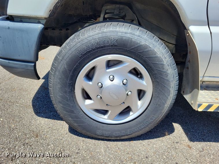 image for item DP5221 2012 Ford E350 Super Duty handicap accessible van