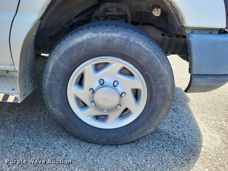 image for item DP5221 2012 Ford E350 Super Duty handicap accessible van