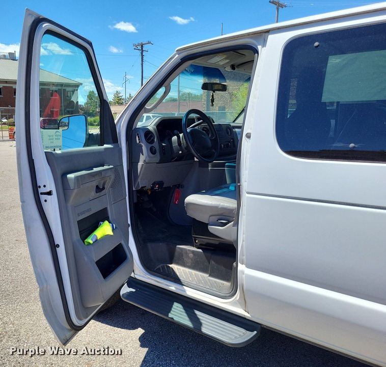 image for item DP5222 2014 Ford  E350 Super Duty van