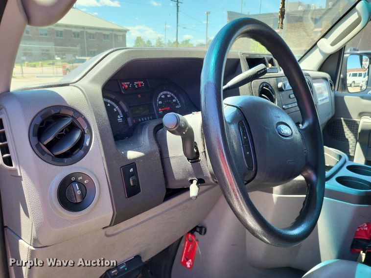 image for item DP5222 2014 Ford  E350 Super Duty van