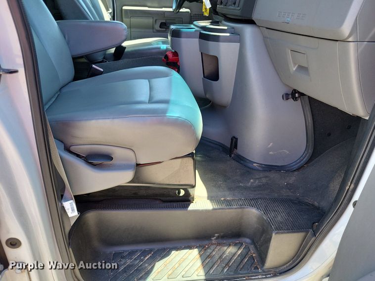 image for item DP5222 2014 Ford  E350 Super Duty van