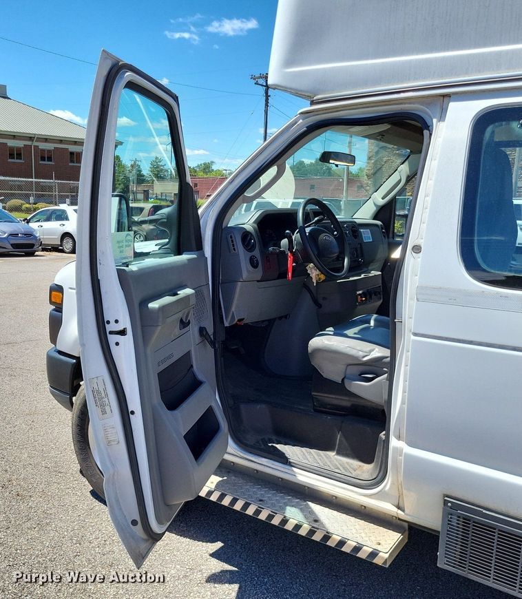 image for item DP5223 2011 Ford  E350 Super Duty  handicap accessible van