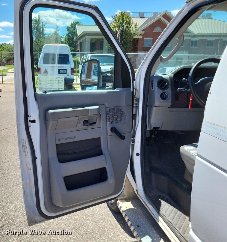 image for item DP5223 2011 Ford  E350 Super Duty  handicap accessible van