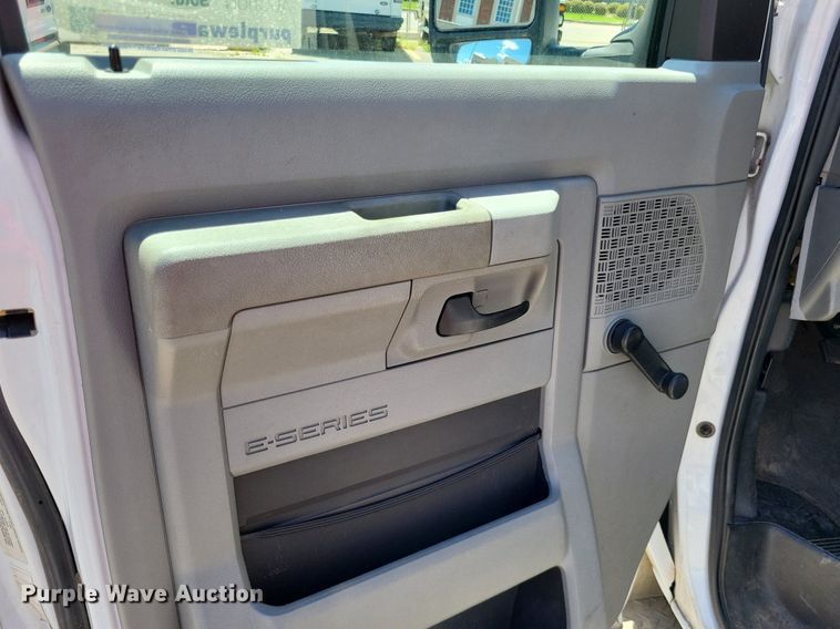 image for item DP5223 2011 Ford  E350 Super Duty  handicap accessible van