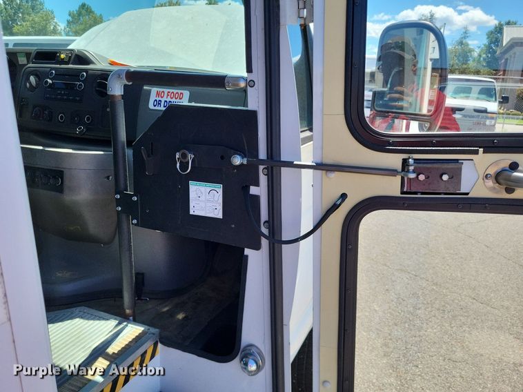 image for item DP5223 2011 Ford  E350 Super Duty  handicap accessible van