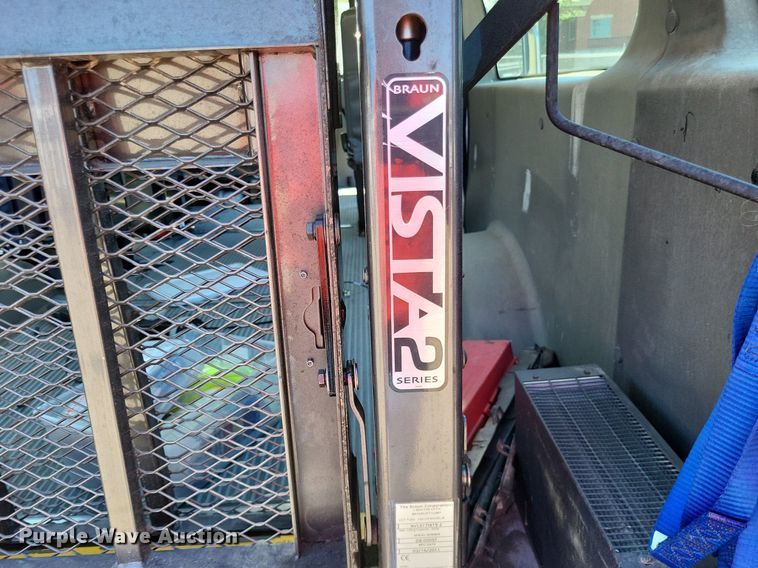 image for item DP5223 2011 Ford  E350 Super Duty  handicap accessible van