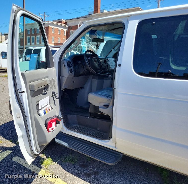 image for item DP5224 2014 Ford E350 Super Duty van