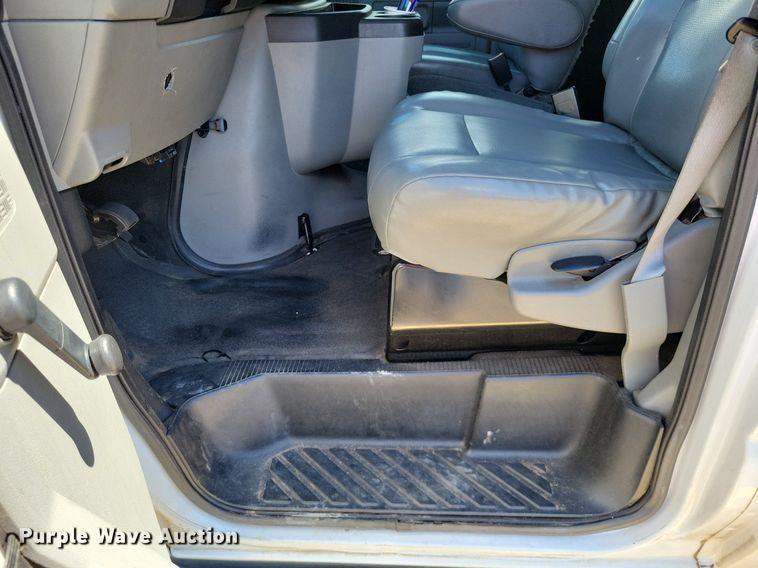 image for item DP5224 2014 Ford E350 Super Duty van