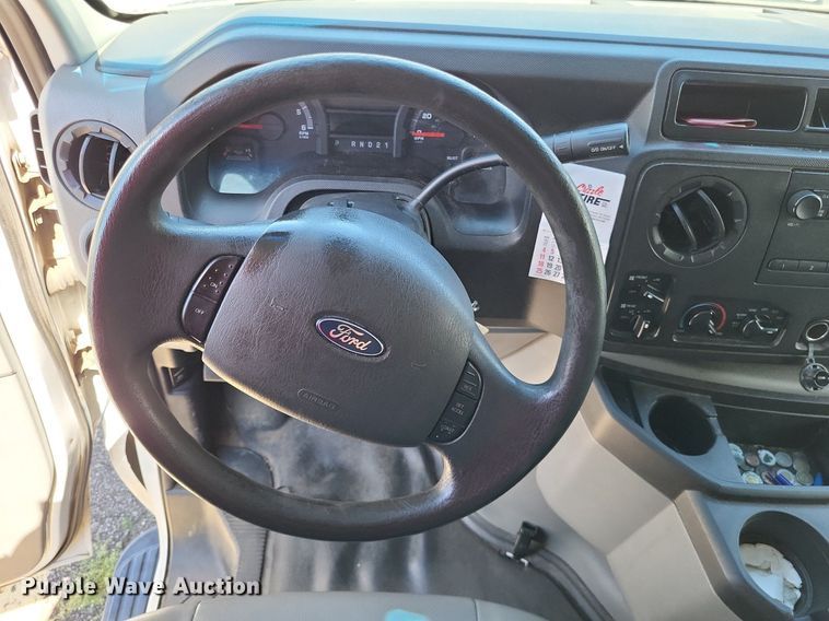 image for item DP5224 2014 Ford E350 Super Duty van