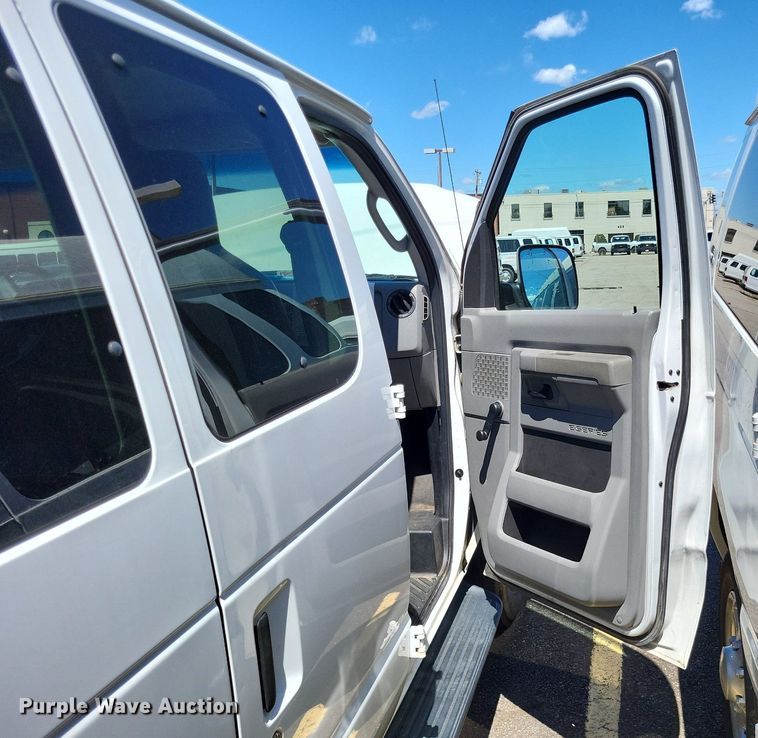 image for item DP5224 2014 Ford E350 Super Duty van