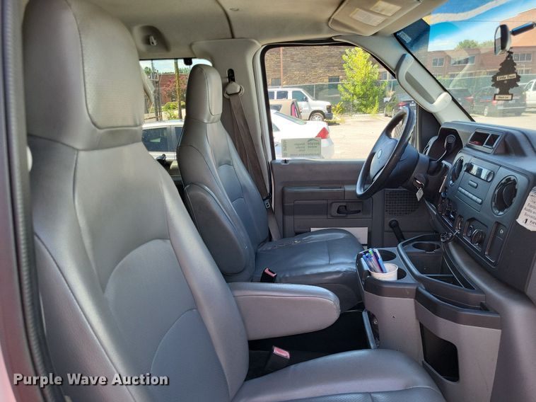 image for item DP5224 2014 Ford E350 Super Duty van