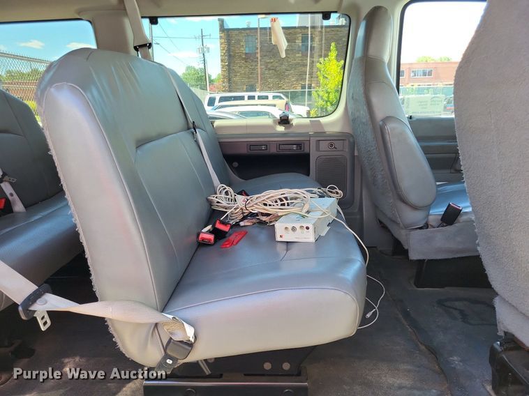 image for item DP5224 2014 Ford E350 Super Duty van