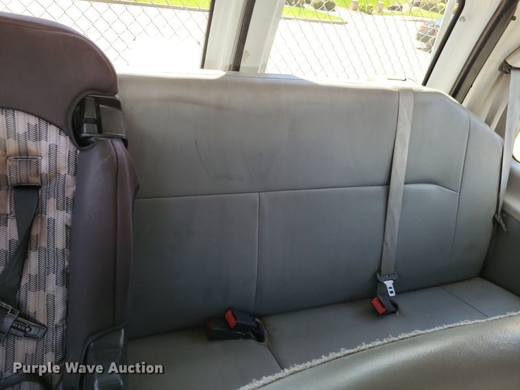 image for item DP5224 2014 Ford E350 Super Duty van