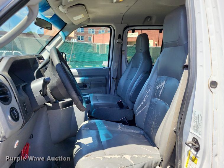 image for item DP5225 2014 Ford E350 Super Duty van