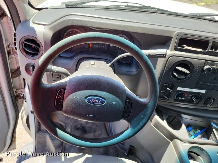 image for item DP5225 2014 Ford E350 Super Duty van