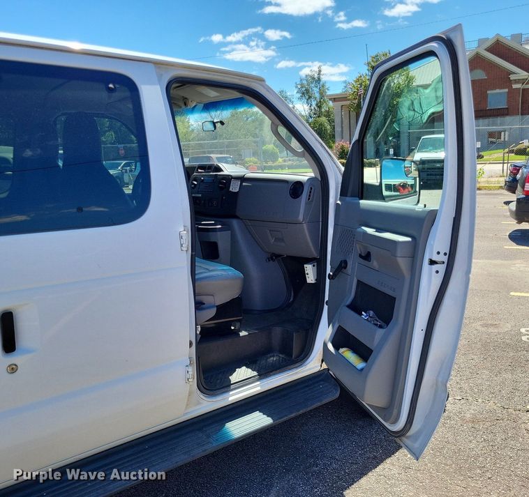 image for item DP5225 2014 Ford E350 Super Duty van