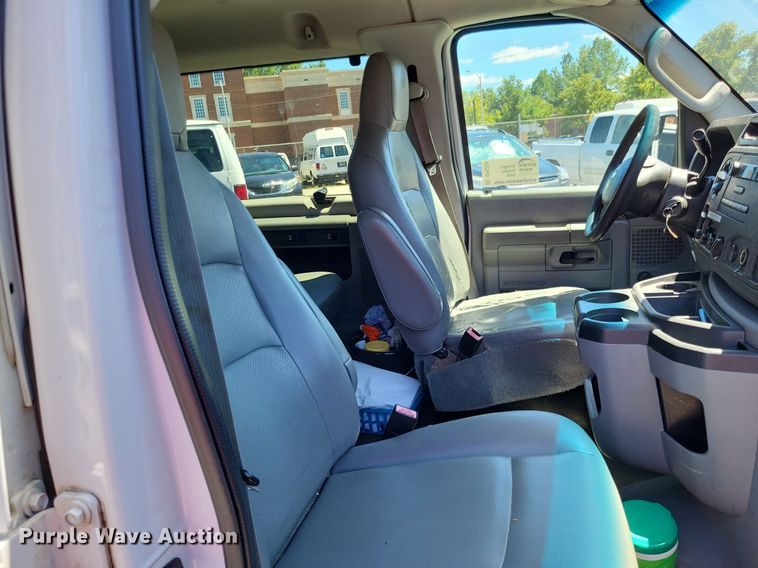 image for item DP5225 2014 Ford E350 Super Duty van