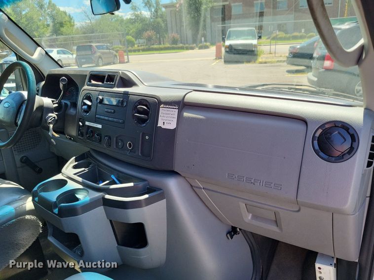 image for item DP5225 2014 Ford E350 Super Duty van