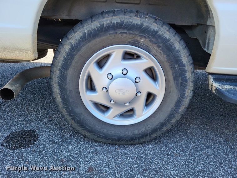 image for item DP5225 2014 Ford E350 Super Duty van