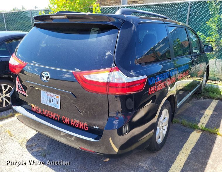 image for item DP5226 2015 Toyota  Sienna  van