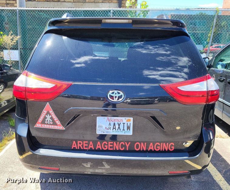 image for item DP5226 2015 Toyota  Sienna  van