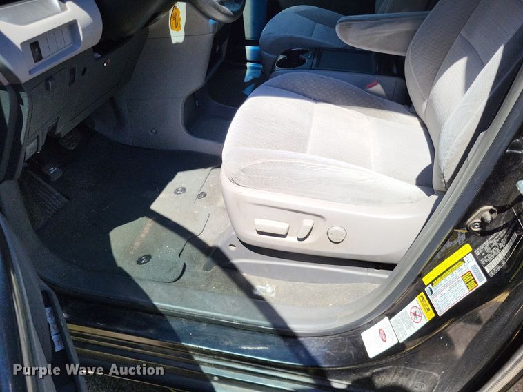 image for item DP5226 2015 Toyota  Sienna  van