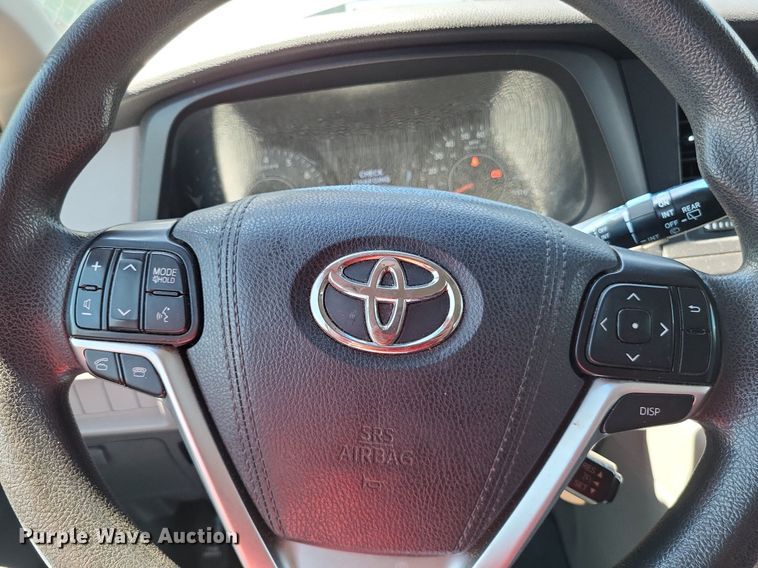 image for item DP5226 2015 Toyota  Sienna  van