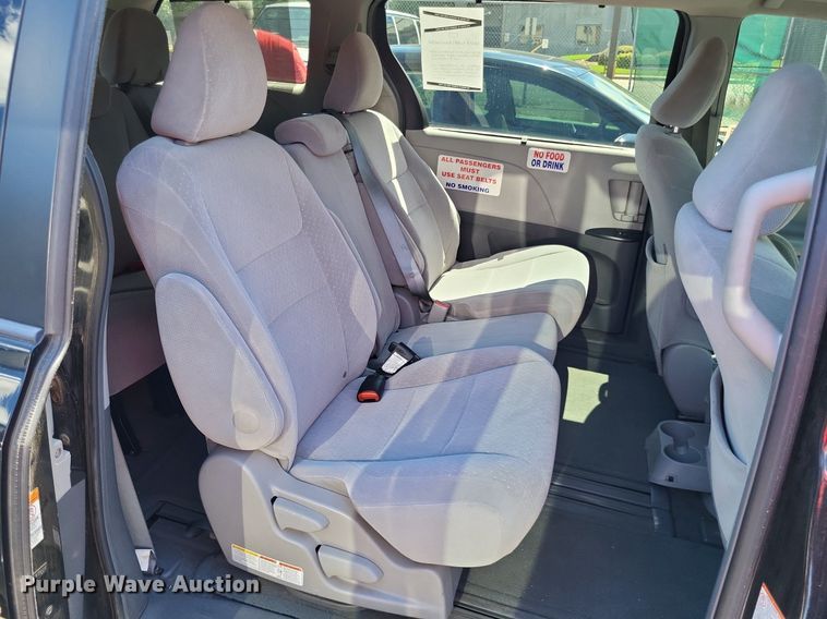 image for item DP5226 2015 Toyota  Sienna  van