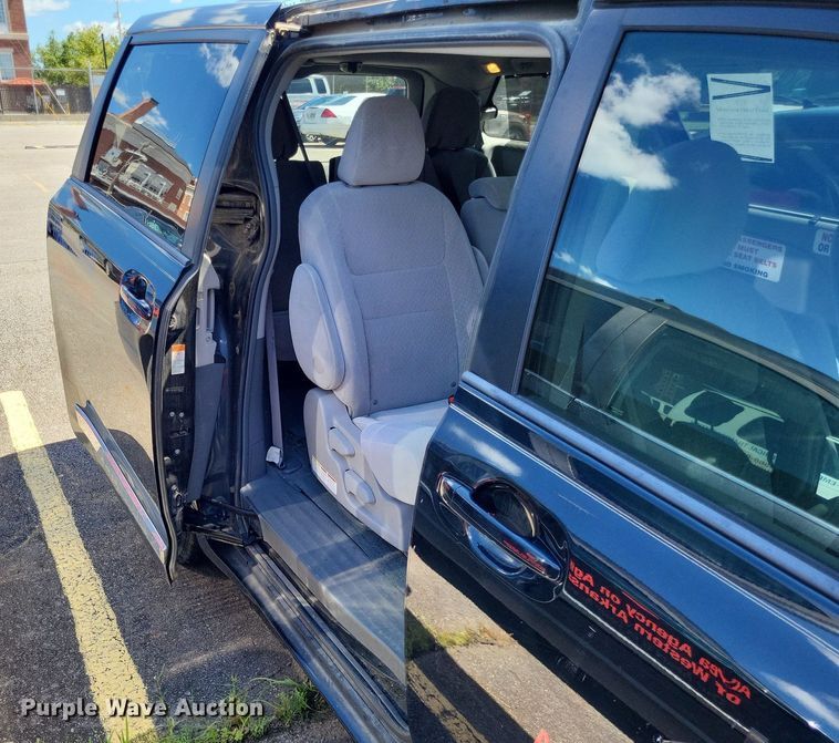 image for item DP5226 2015 Toyota  Sienna  van