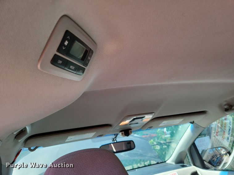 image for item DP5226 2015 Toyota  Sienna  van