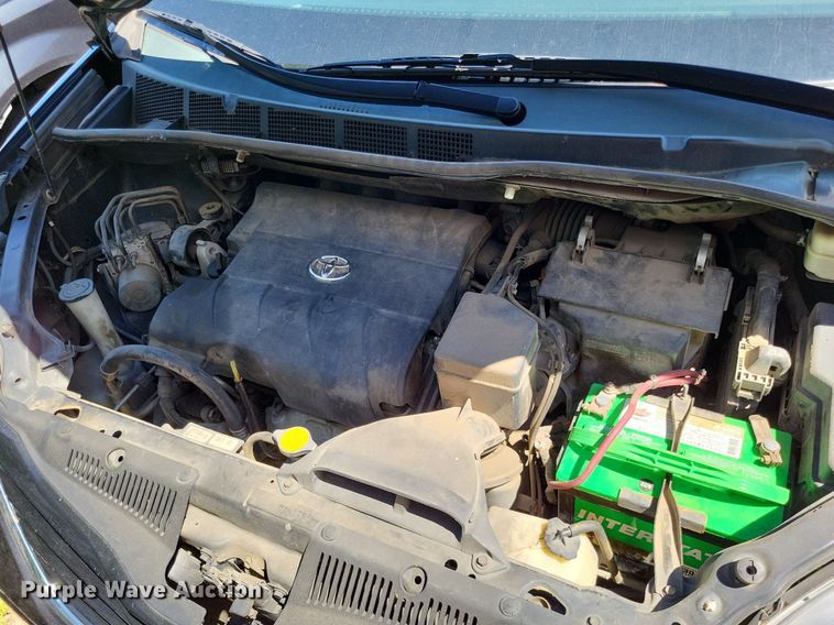 image for item DP5226 2015 Toyota  Sienna  van