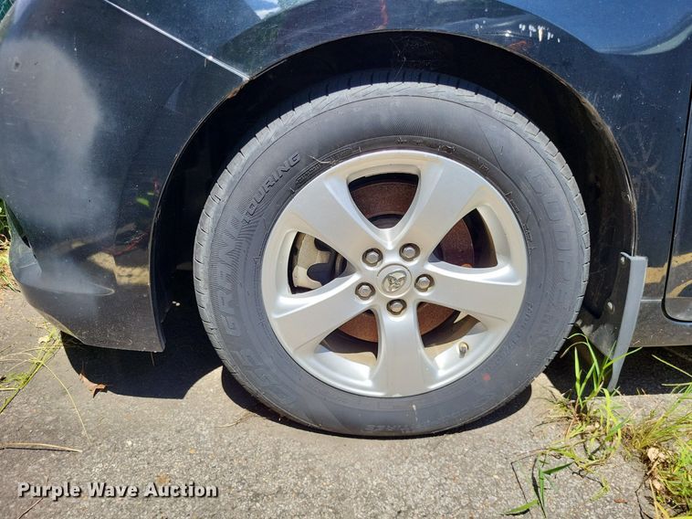 image for item DP5226 2015 Toyota  Sienna  van