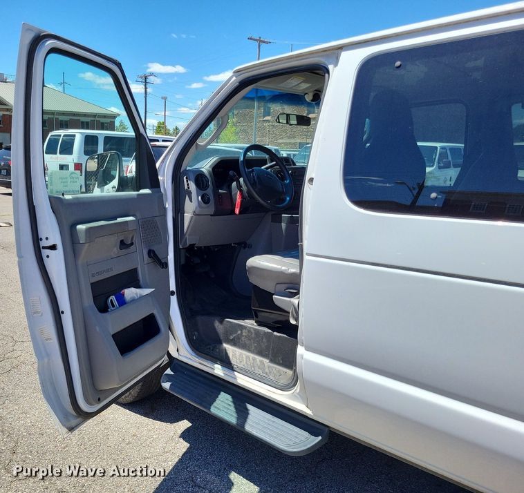 image for item DP5227 2014 Ford E350 Super Duty van