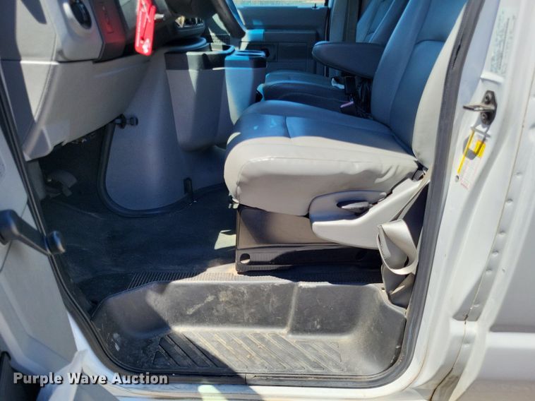 image for item DP5227 2014 Ford E350 Super Duty van