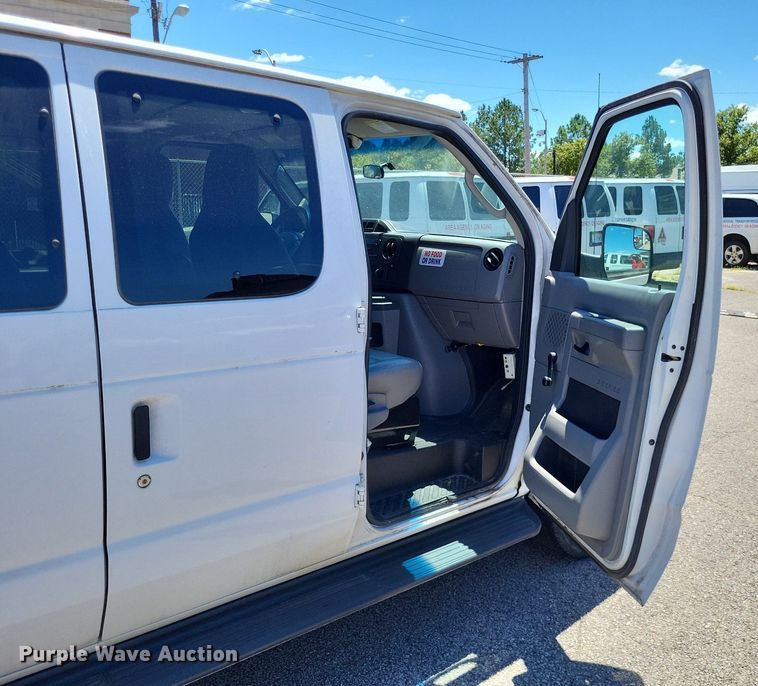 image for item DP5227 2014 Ford E350 Super Duty van