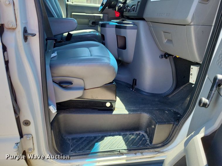 image for item DP5227 2014 Ford E350 Super Duty van