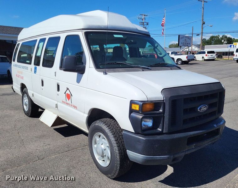 image for item DP5228 2009 Ford E350  handicap accessible van