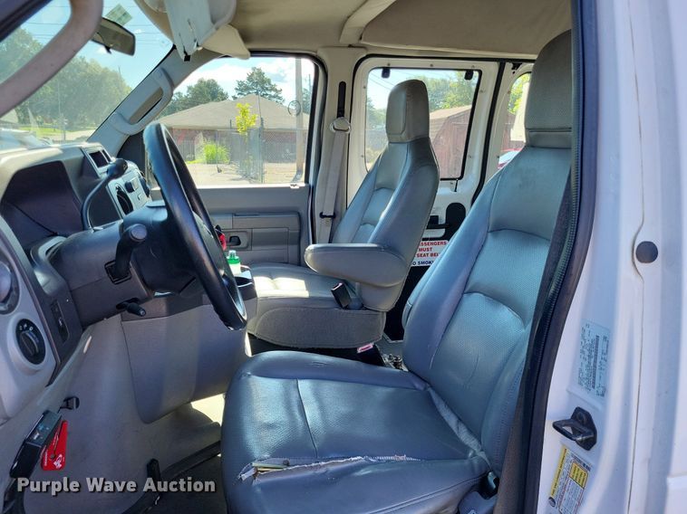 image for item DP5228 2009 Ford E350  handicap accessible van