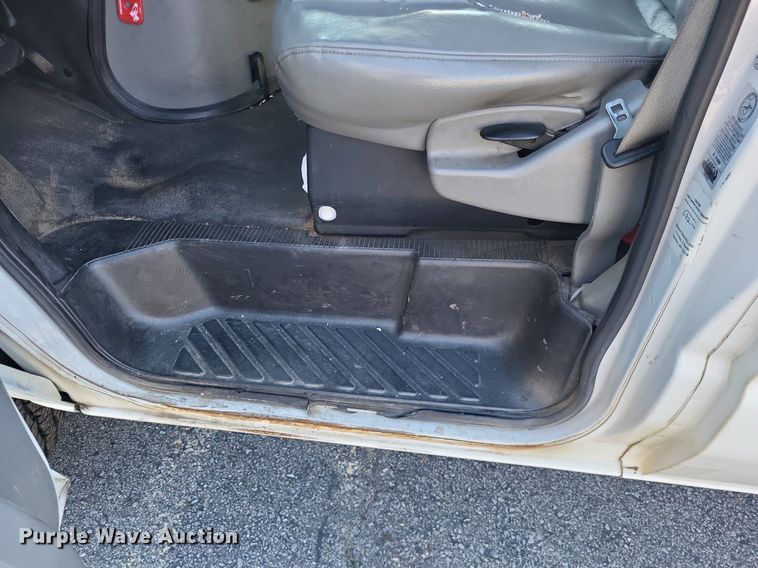 image for item DP5228 2009 Ford E350  handicap accessible van