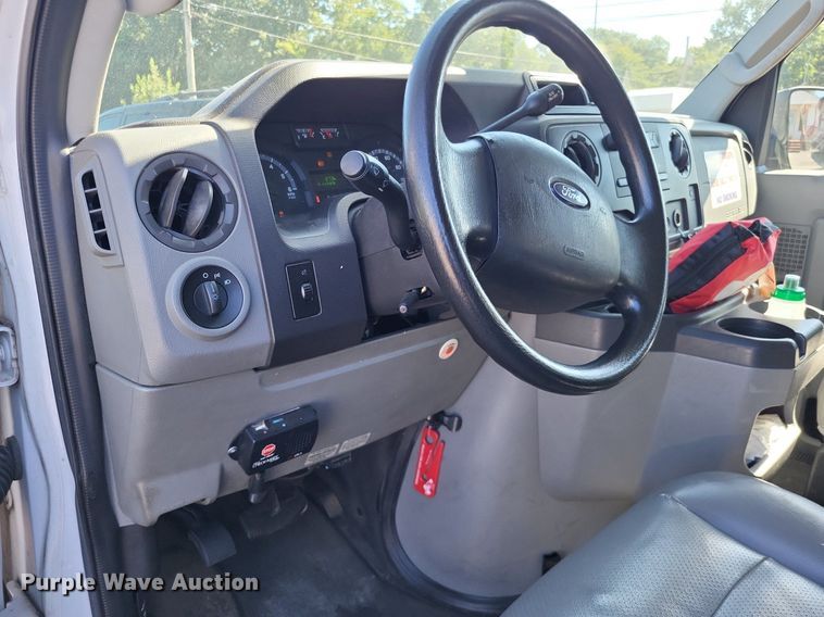 image for item DP5228 2009 Ford E350  handicap accessible van