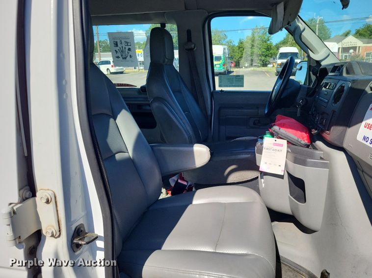 image for item DP5228 2009 Ford E350  handicap accessible van