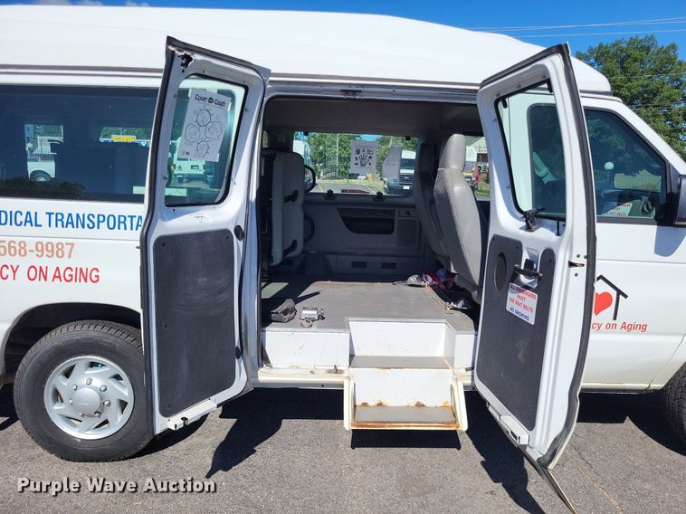 image for item DP5228 2009 Ford E350  handicap accessible van