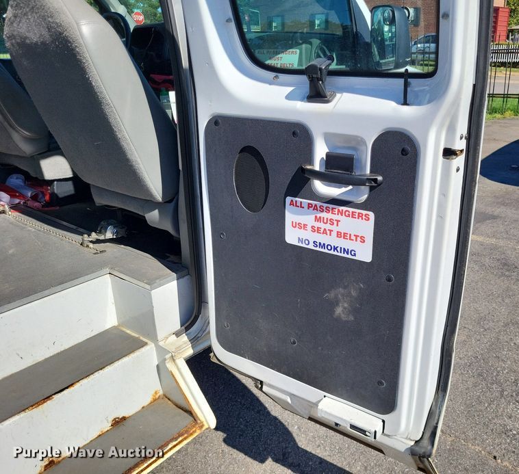 image for item DP5228 2009 Ford E350  handicap accessible van