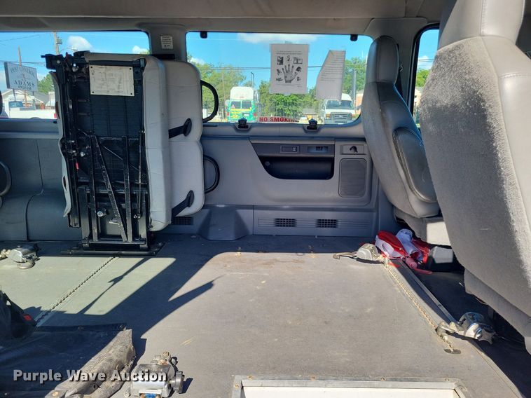 image for item DP5228 2009 Ford E350  handicap accessible van