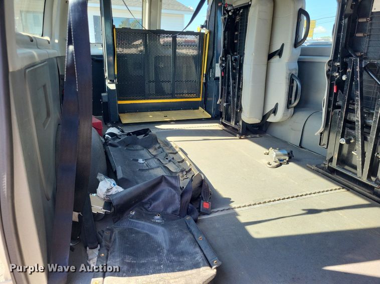 image for item DP5228 2009 Ford E350  handicap accessible van