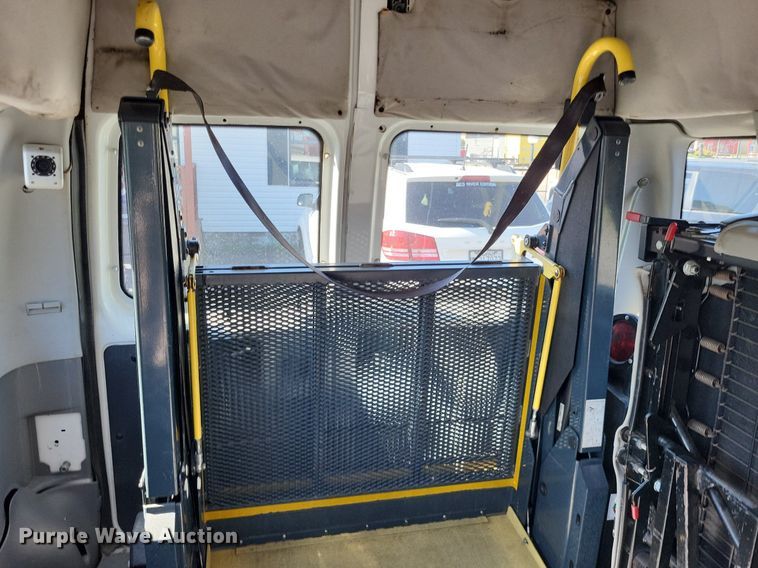 image for item DP5228 2009 Ford E350  handicap accessible van