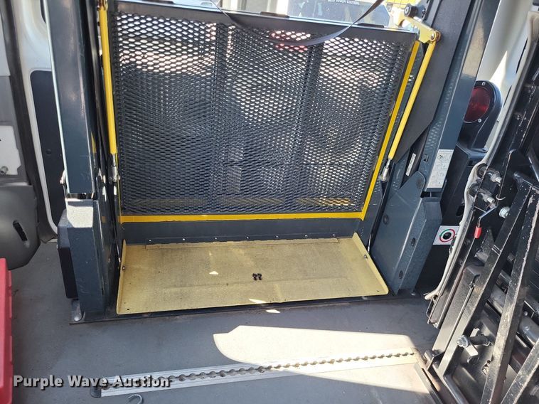 image for item DP5228 2009 Ford E350  handicap accessible van